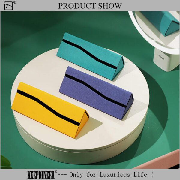 Foldable Case Triangle